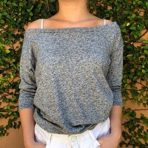 🌿H&M Off Shoulder Shirt